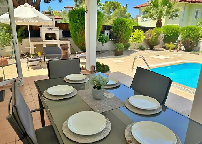 London - 3 Bedroom In Ovacik Villa *