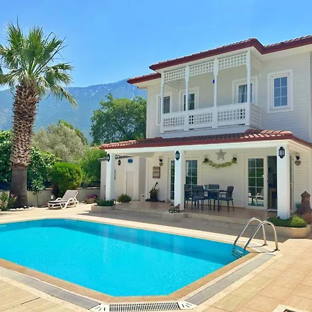 London - 3 Bedroom In Ovacik ヴィラ *