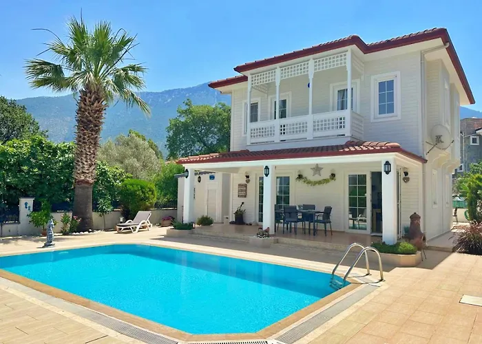 London - 3 Bedroom In Ovacik ヴィラ *
