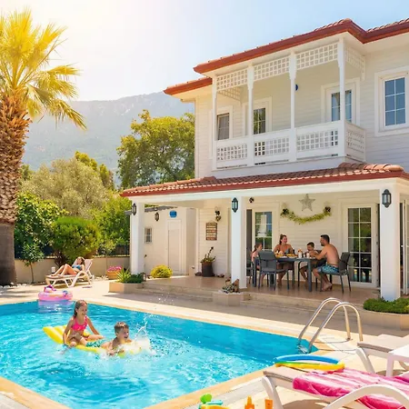 London - 3 Bedroom In Ovacik