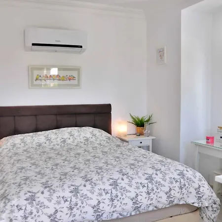 London - 3 Bedroom In Ovacik Βίλα