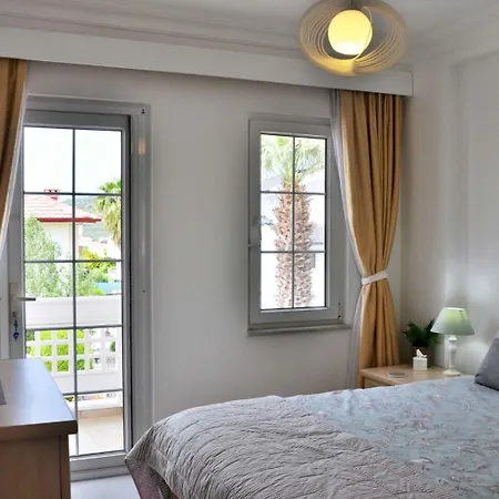 London - 3 Bedroom In Ovacik فيلة