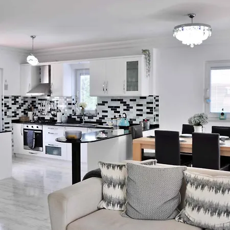 London - 3 Bedroom In Ovacik Βίλα *